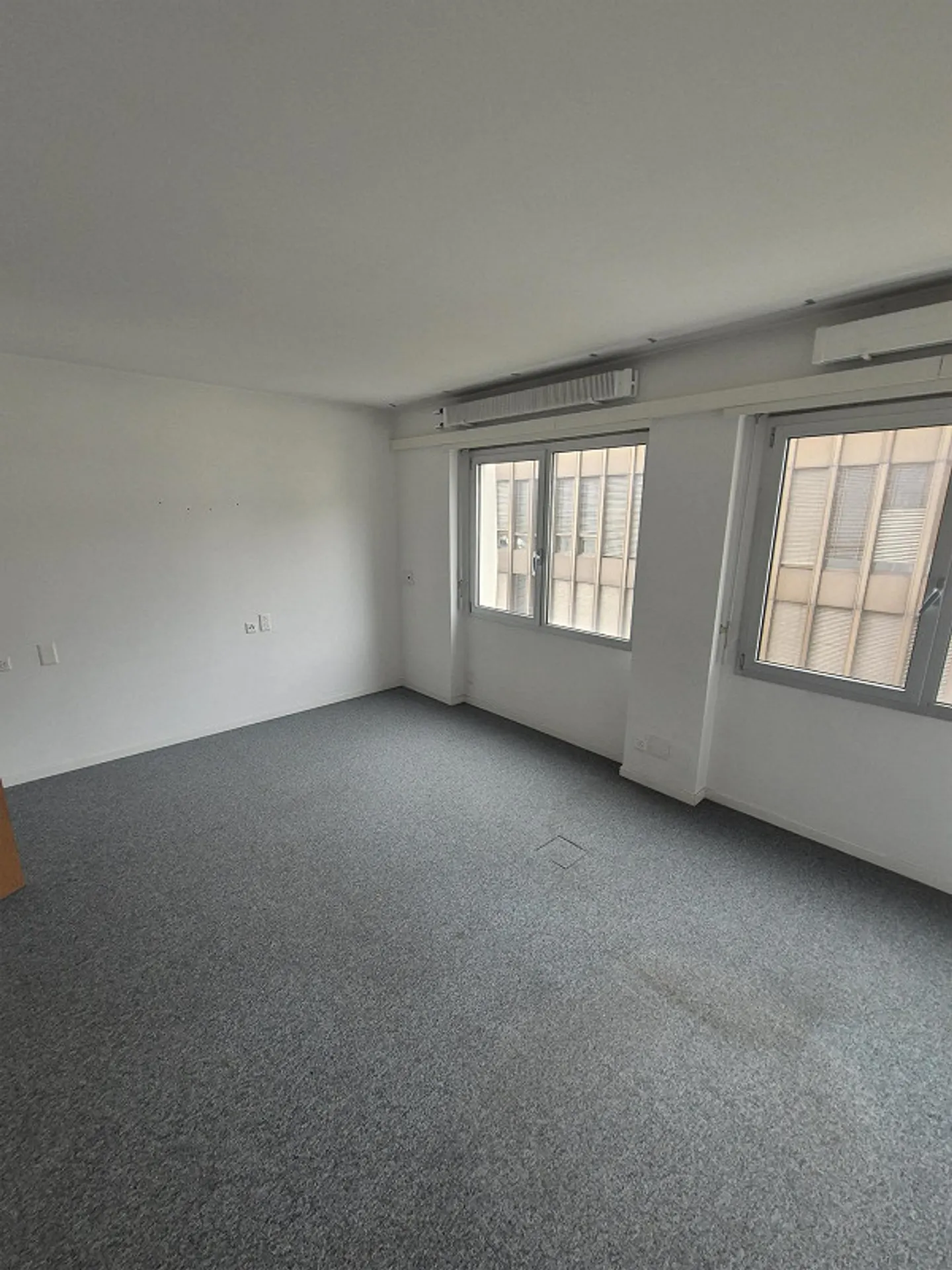 Bureau spacieux au centre de Chiasso - Photo 18 sur 24