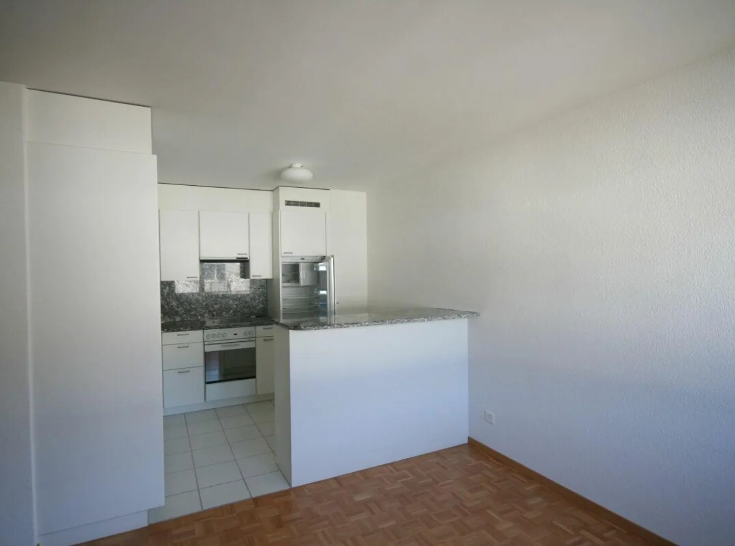 Grosszügige 3.5-Zimmer-Wohnung in Adliswil - Foto 4 von 8