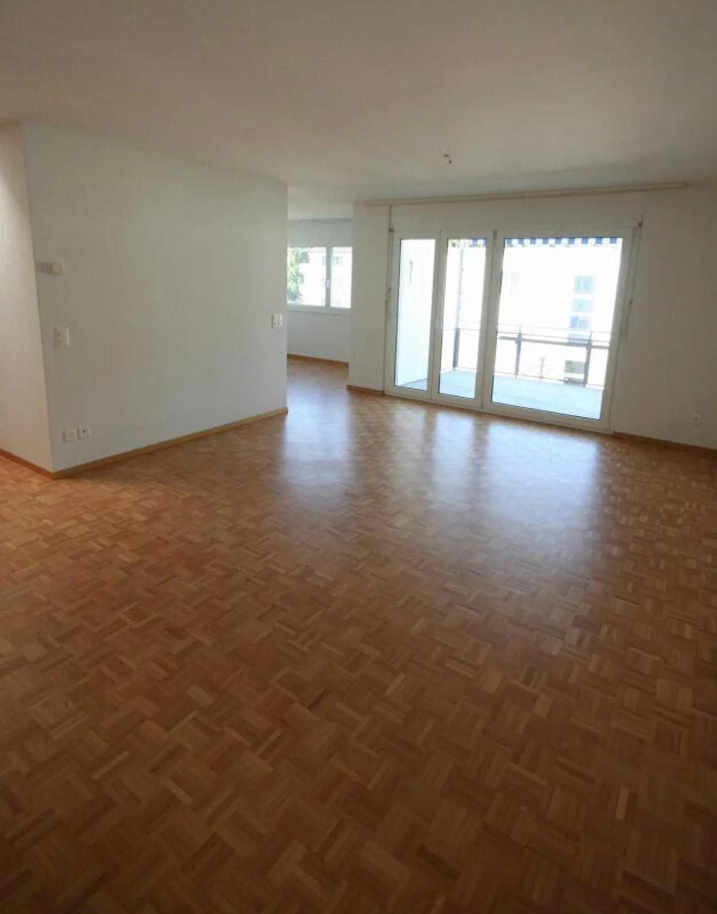 Grosszügige 3.5-Zimmer-Wohnung in Adliswil - Foto 5 von 8