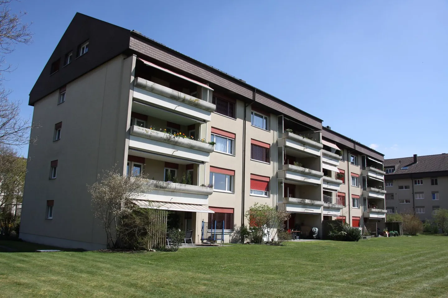 Posti auto all'aperto in affitto - Foto 2 di 2