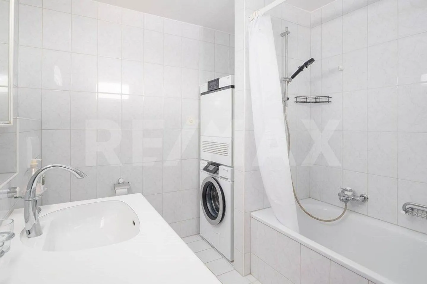 Ampio appartamento duplex di 5,5 locali con giardino ben curato in Gasterweg ... - Foto 12 di 13