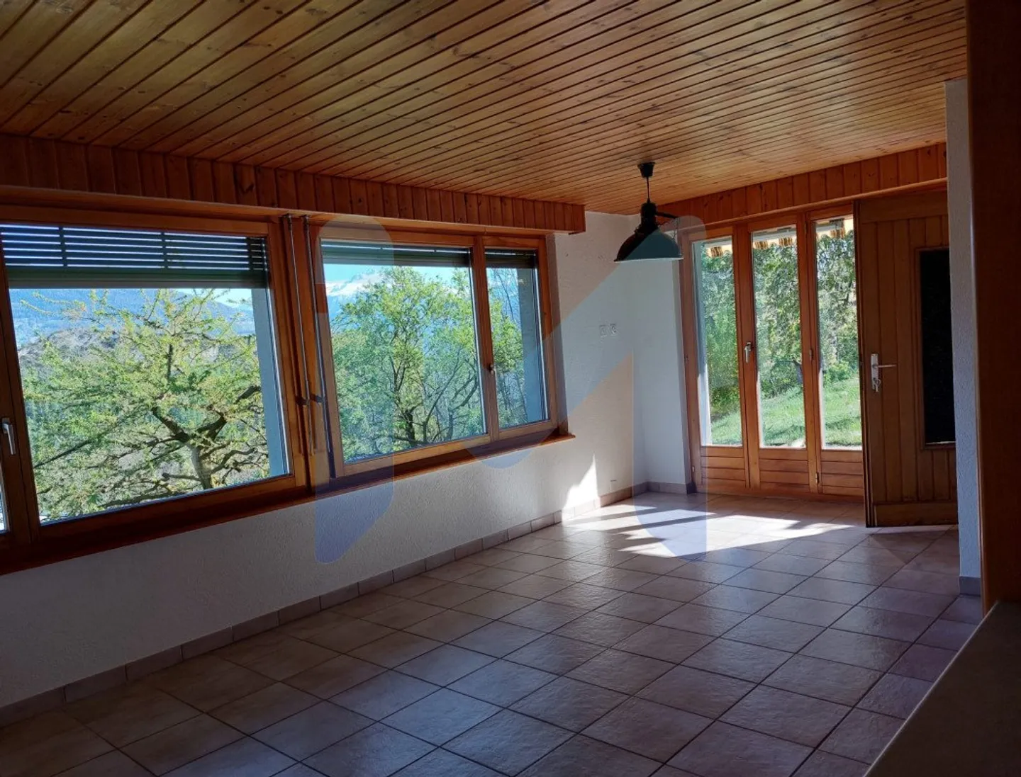 Appartement au Rez-de-Chaussée - Photo 3 sur 8