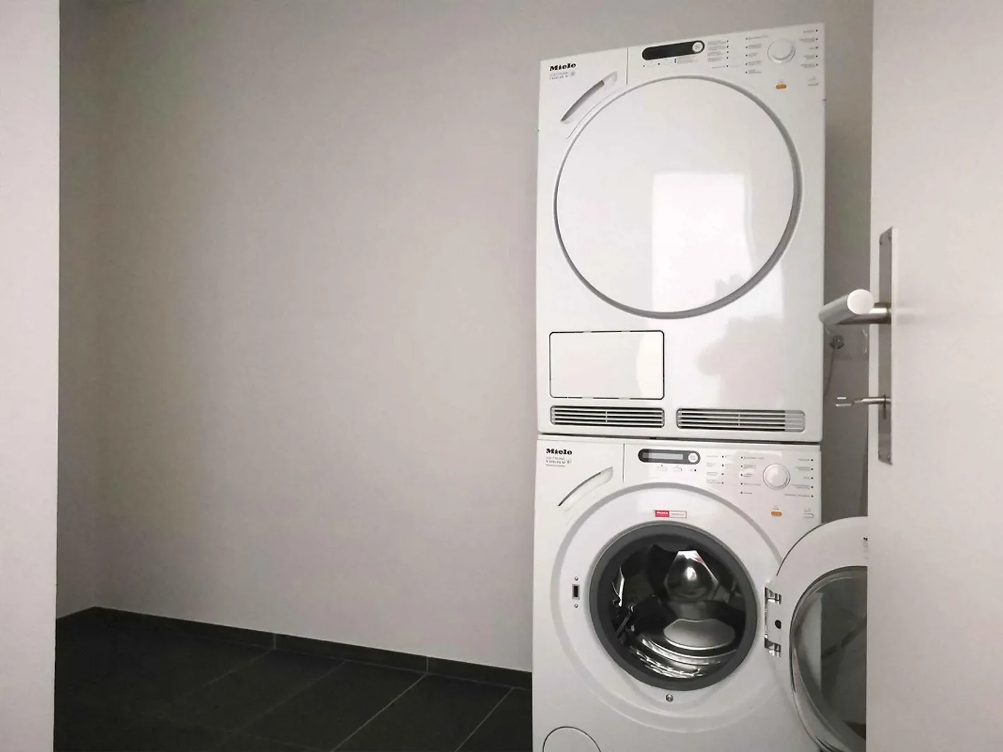 Appartamento attraente di 2,5 stanze a Laufen - Foto 5 di 6