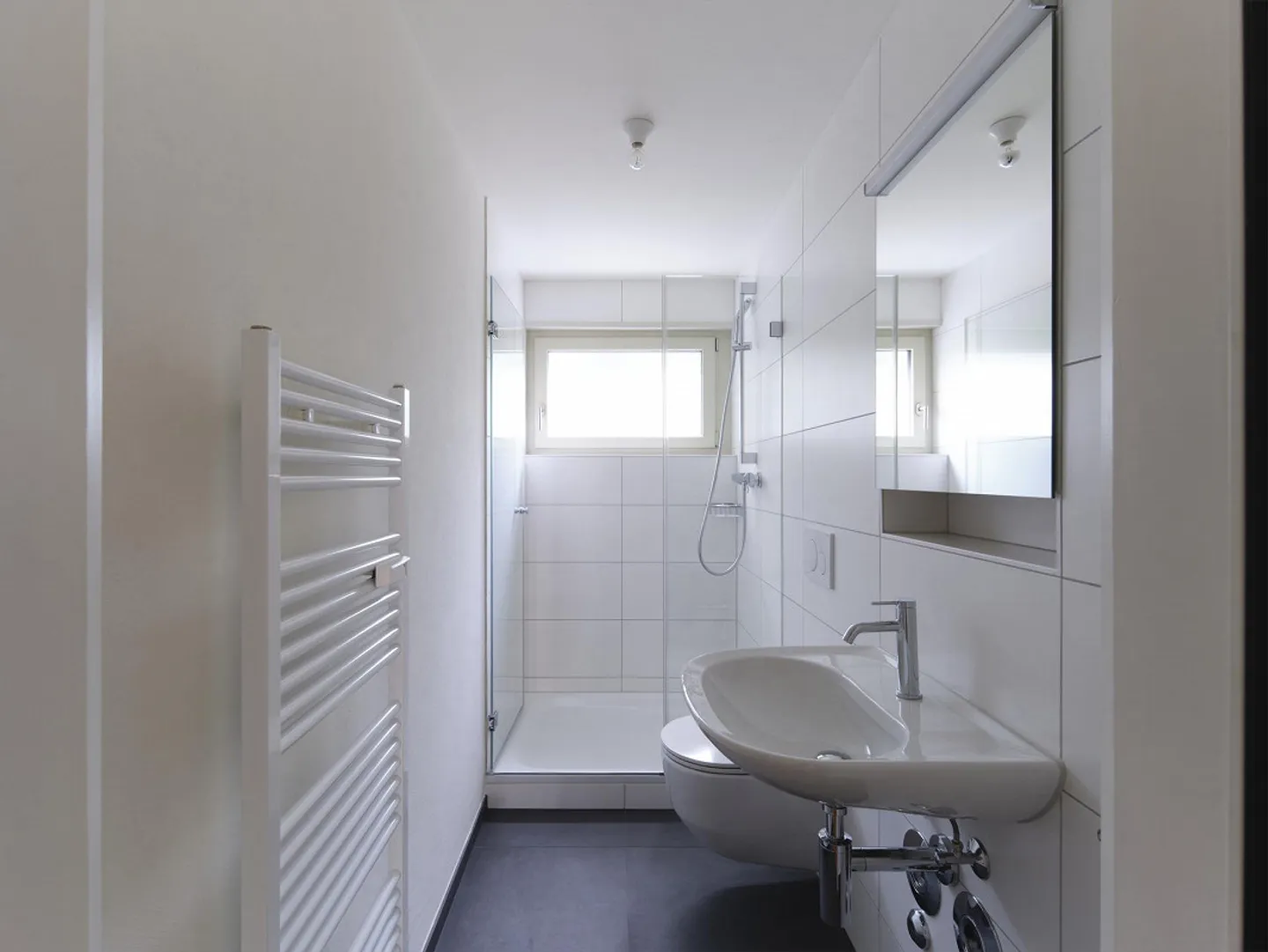 First rental: Living in a quiet location on the raised ground floor - Photo 7 of 8