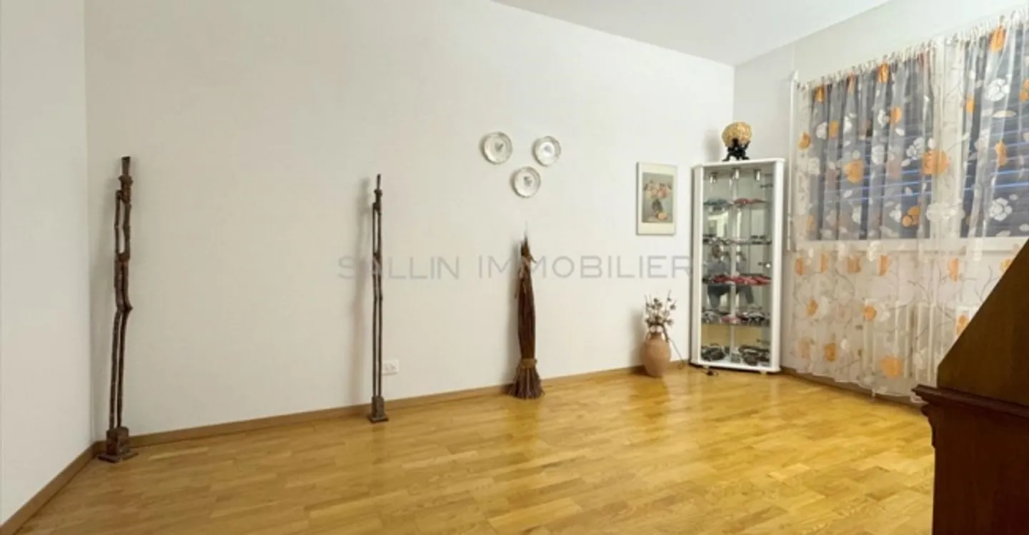 Office space for rent - Photo 4 of 13