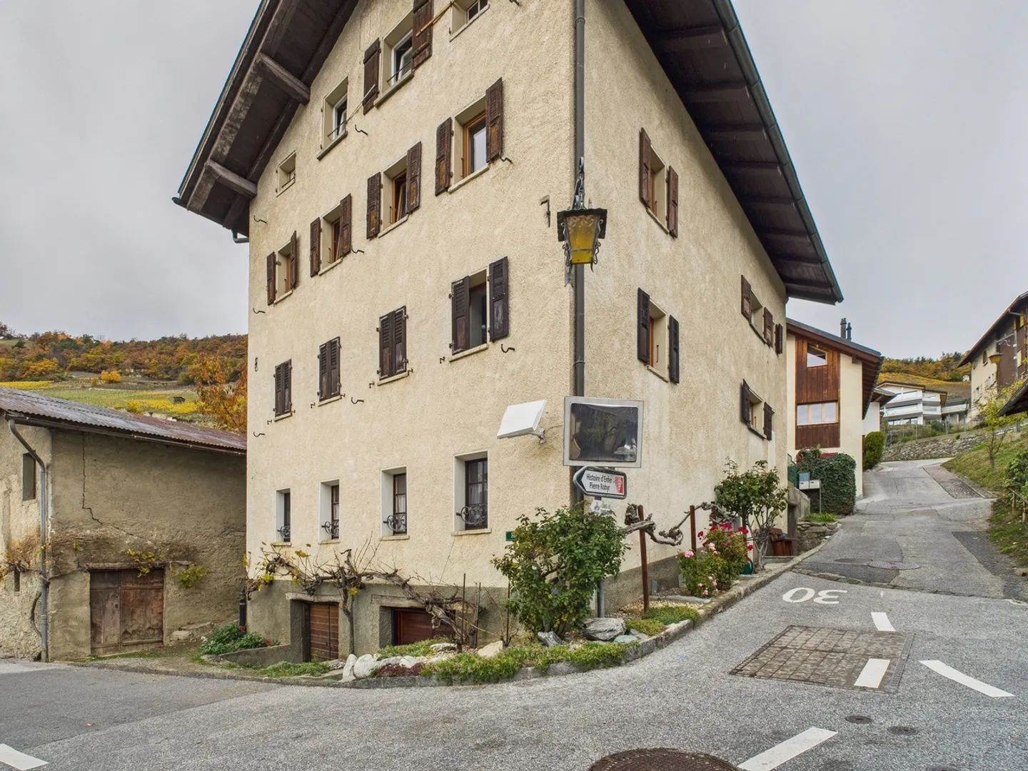 Charming Apartment in Valais - Photo 10 of 12