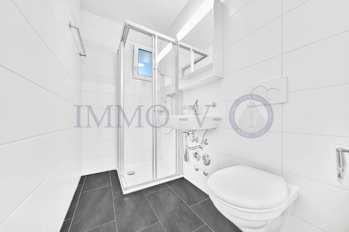 Geräumiges Dachgeschoß-Duplex mit Balkon-Terrasse - Foto 10 di 11