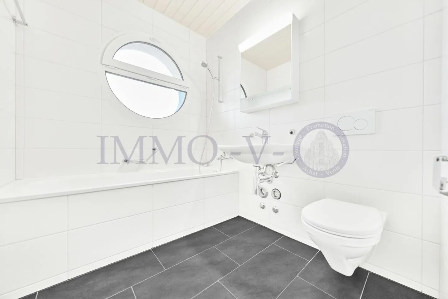 Geräumiges Dachgeschoß-Duplex mit Balkon-Terrasse - Foto 11 di 11