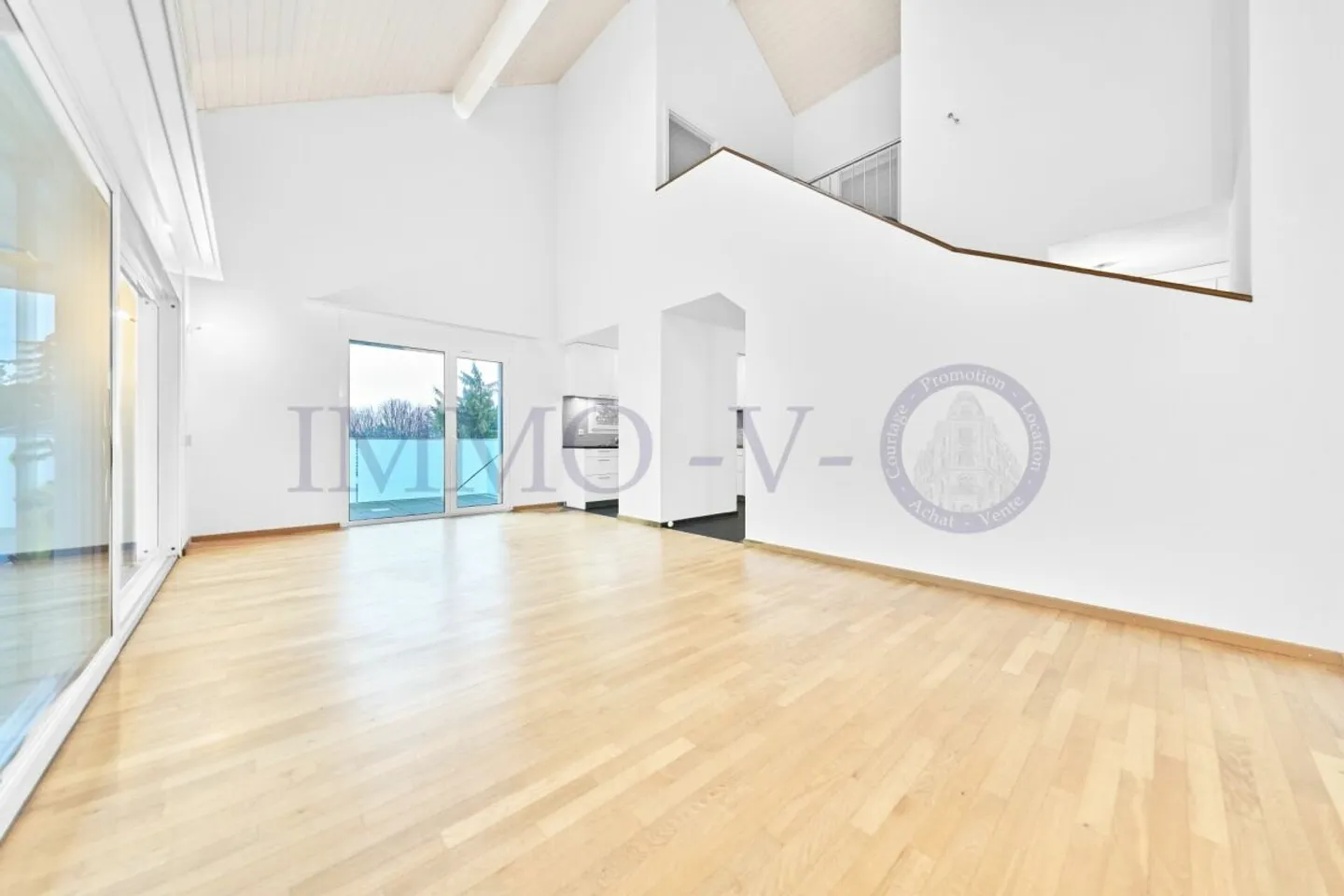 Geräumiges Dachgeschoß-Duplex mit Balkon-Terrasse - Foto 4 di 11