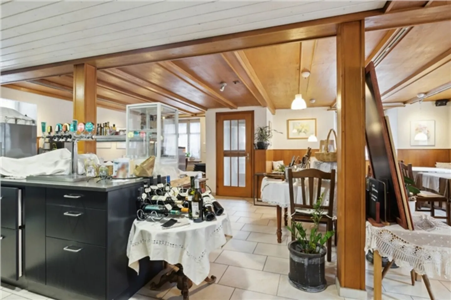 Einzigartige Immobilie mit Restaurant - Foto 3 von 13