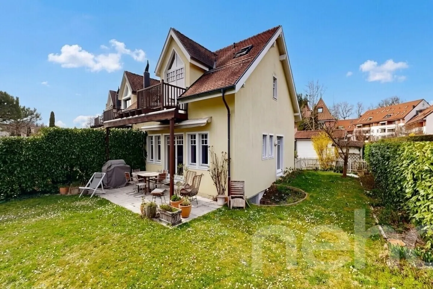 Magnificent House with Garden in the Golf Residences - Photo 2 of 13