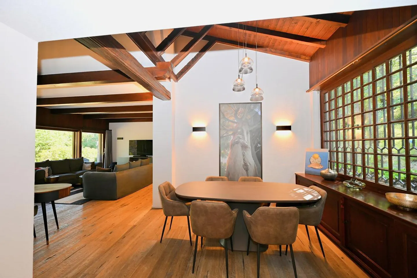 Rare Property Immersed in Green, Completely Renovated - Photo 7 of 28