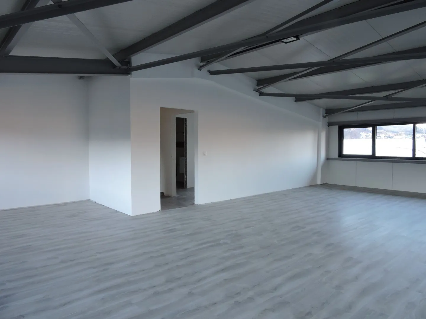 Contemporary Office Space - Photo 1 of 4