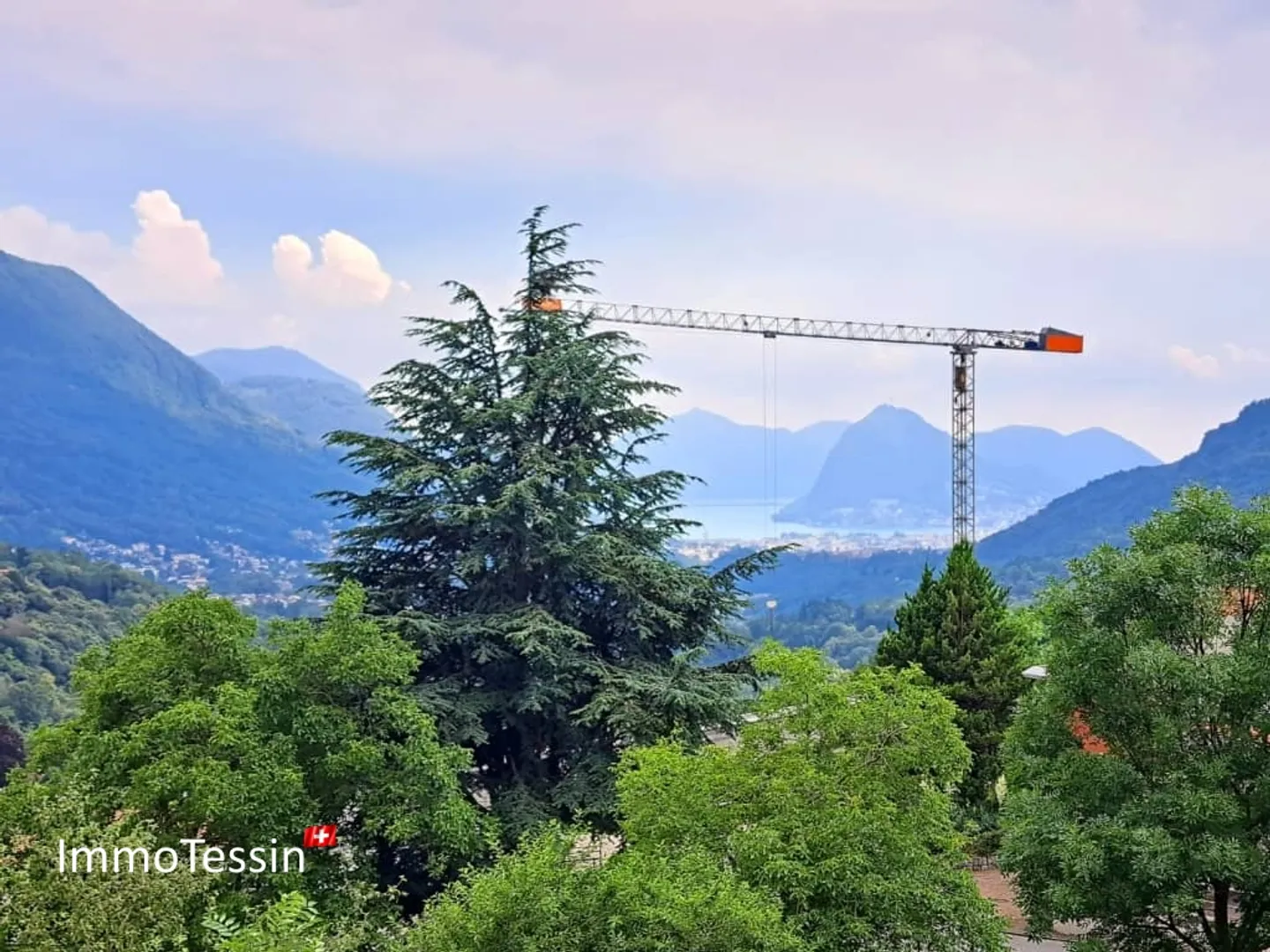 DEUXIÈME MAISON - Détente avec piscine et vue sur le San Salvatore - Photo 8 sur 13