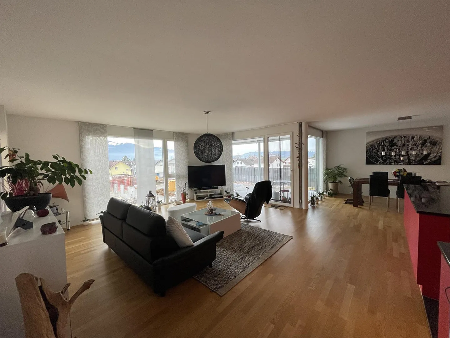 Moderne Wohnung mit Balkon - Foto 2 von 10