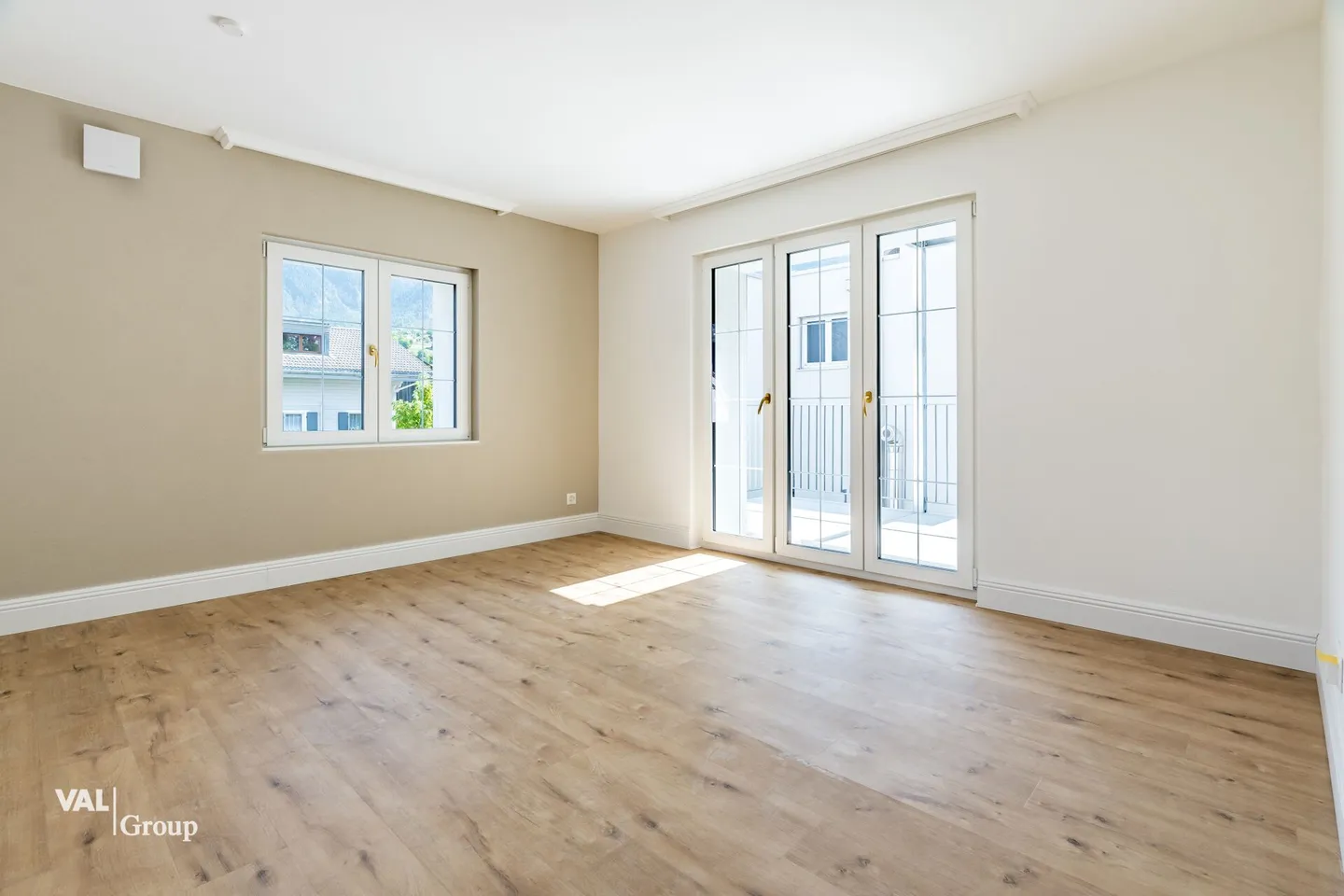 Appartement 2,5 pièces rénové - 2ème étage - Photo 2 sur 12