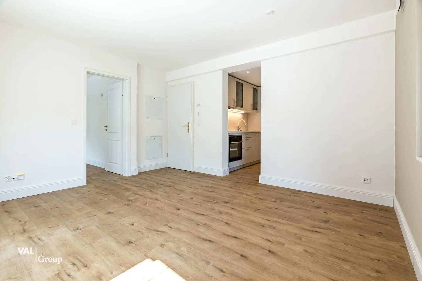 Appartement 2,5 pièces rénové - 2ème étage - Photo 3 sur 12