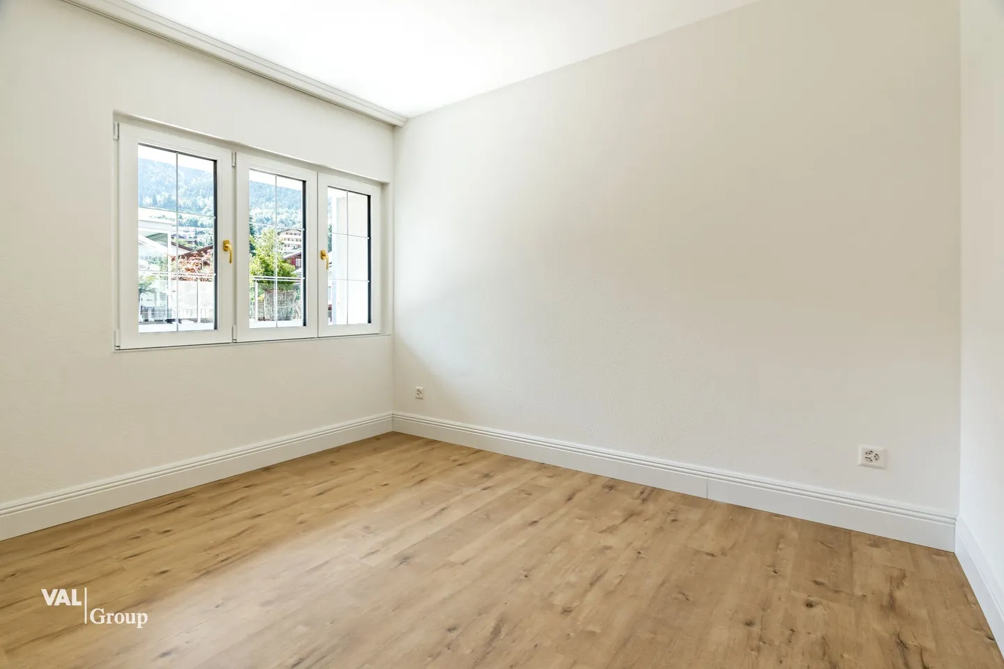 Appartement 2,5 pièces rénové - 2ème étage - Photo 4 sur 12