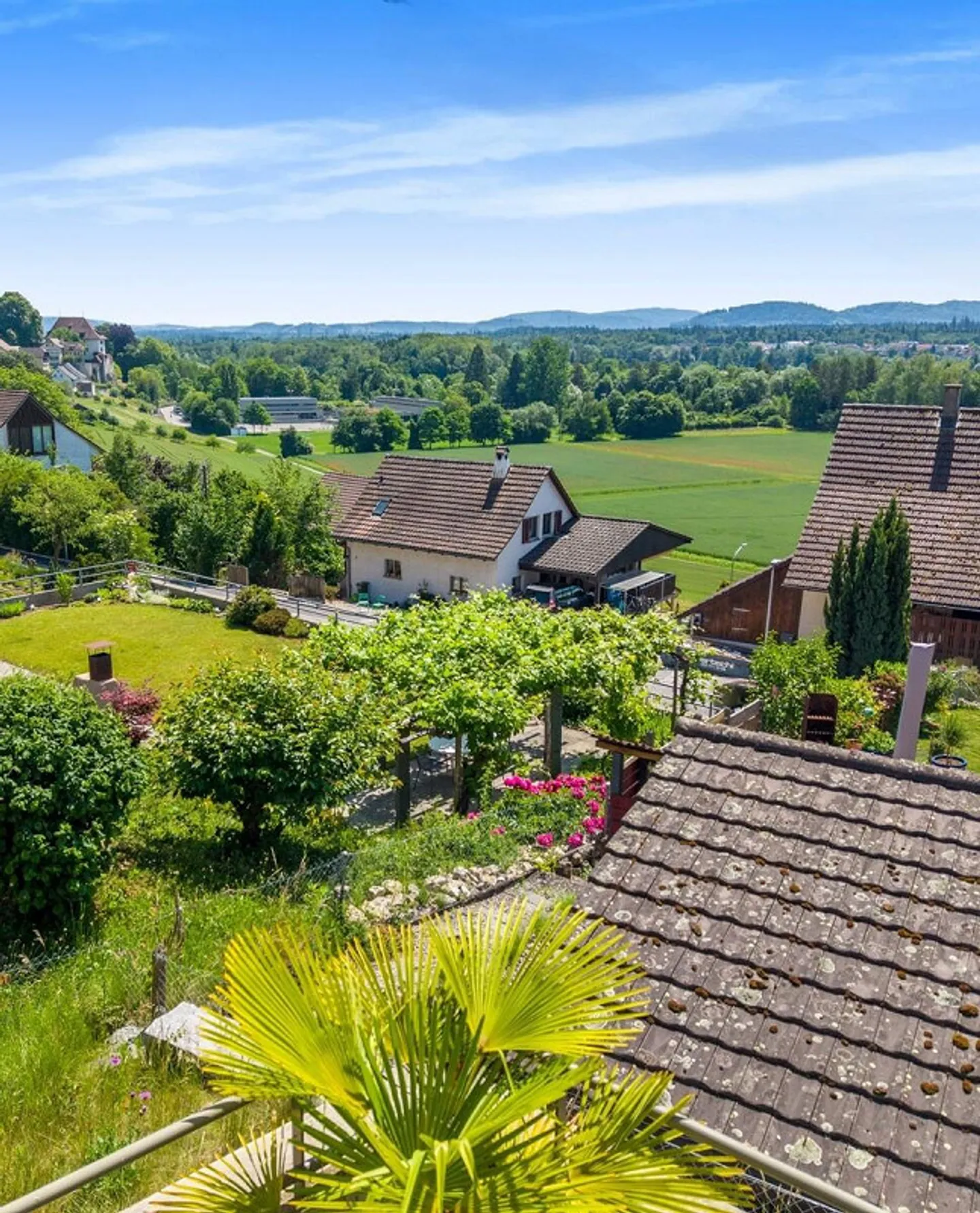 Vue de rêve et qualité de vie près de la ville - Photo 1 sur 11