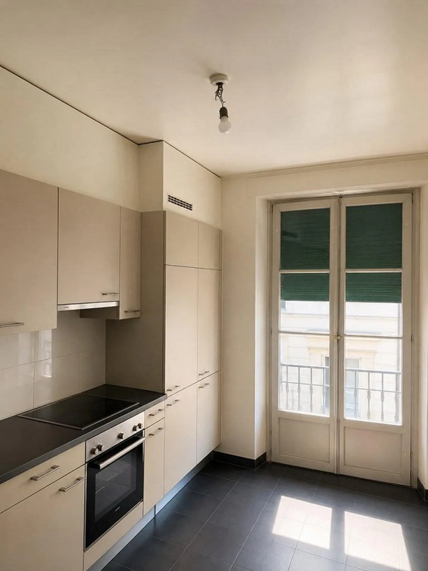 Appartement Charmant dans Quartier Calme - Photo 2 sur 4
