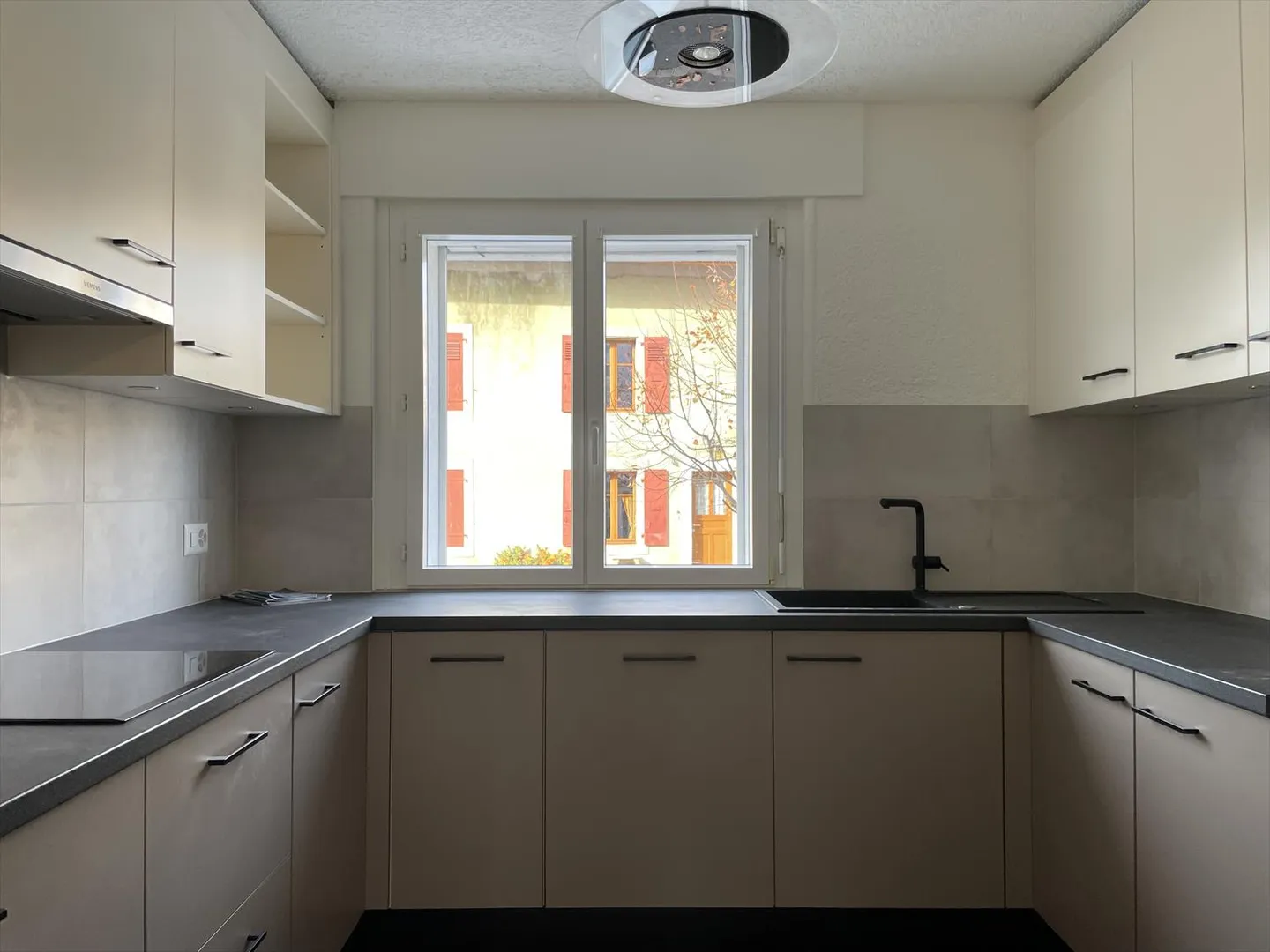 4.5 Room Apartment - Photo 4 of 11