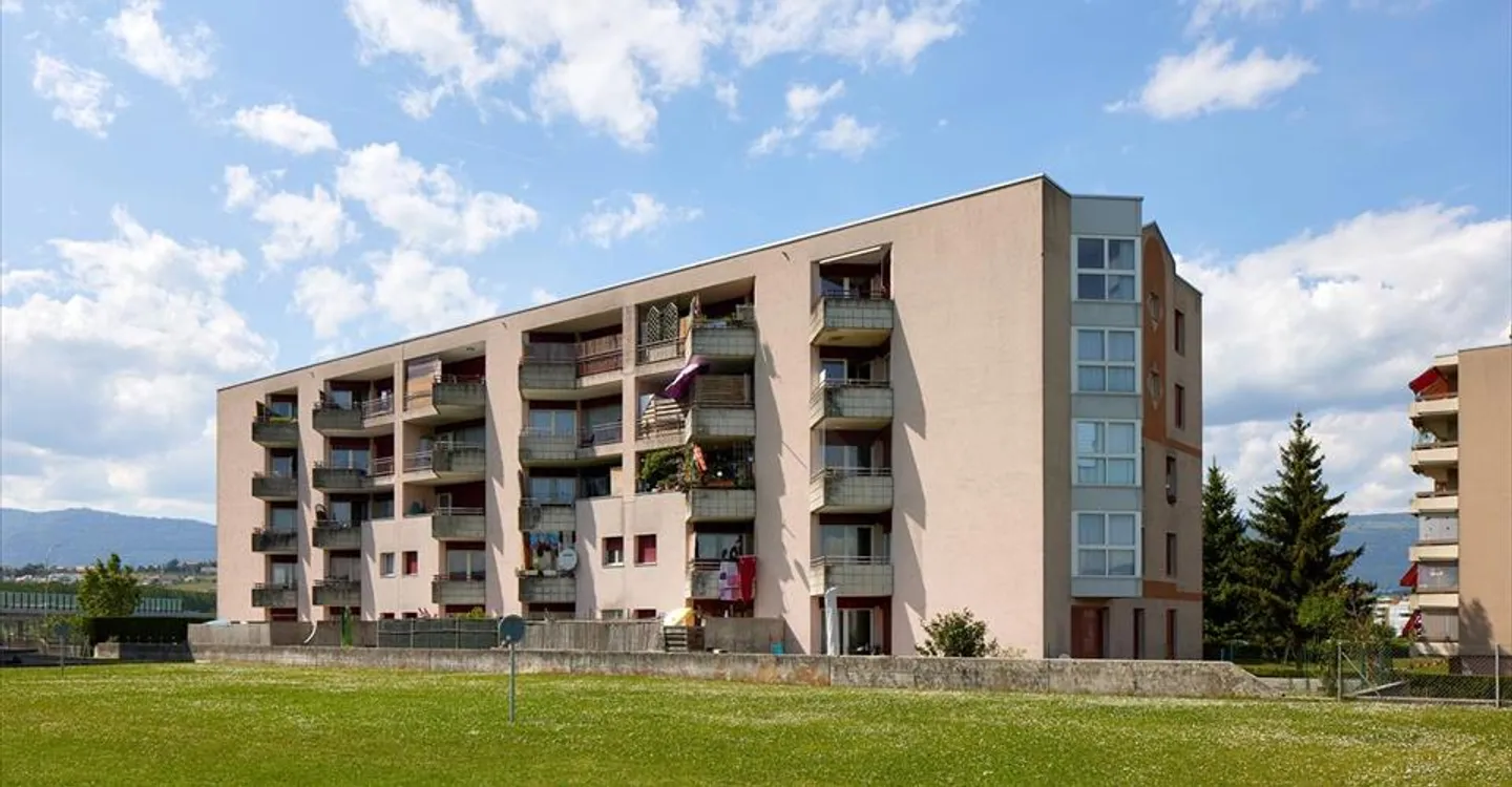 Edificio ad uso misto in affitto - Foto 2 di 4