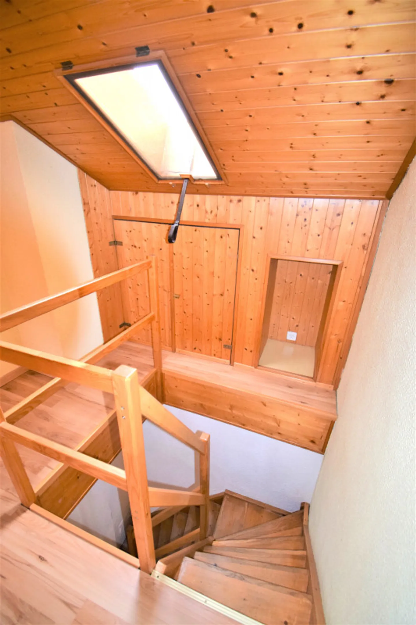 Casa di 5,5 locali con frontone nel centro del villaggio, ingresso locale indipendente - Foto 9 di 13