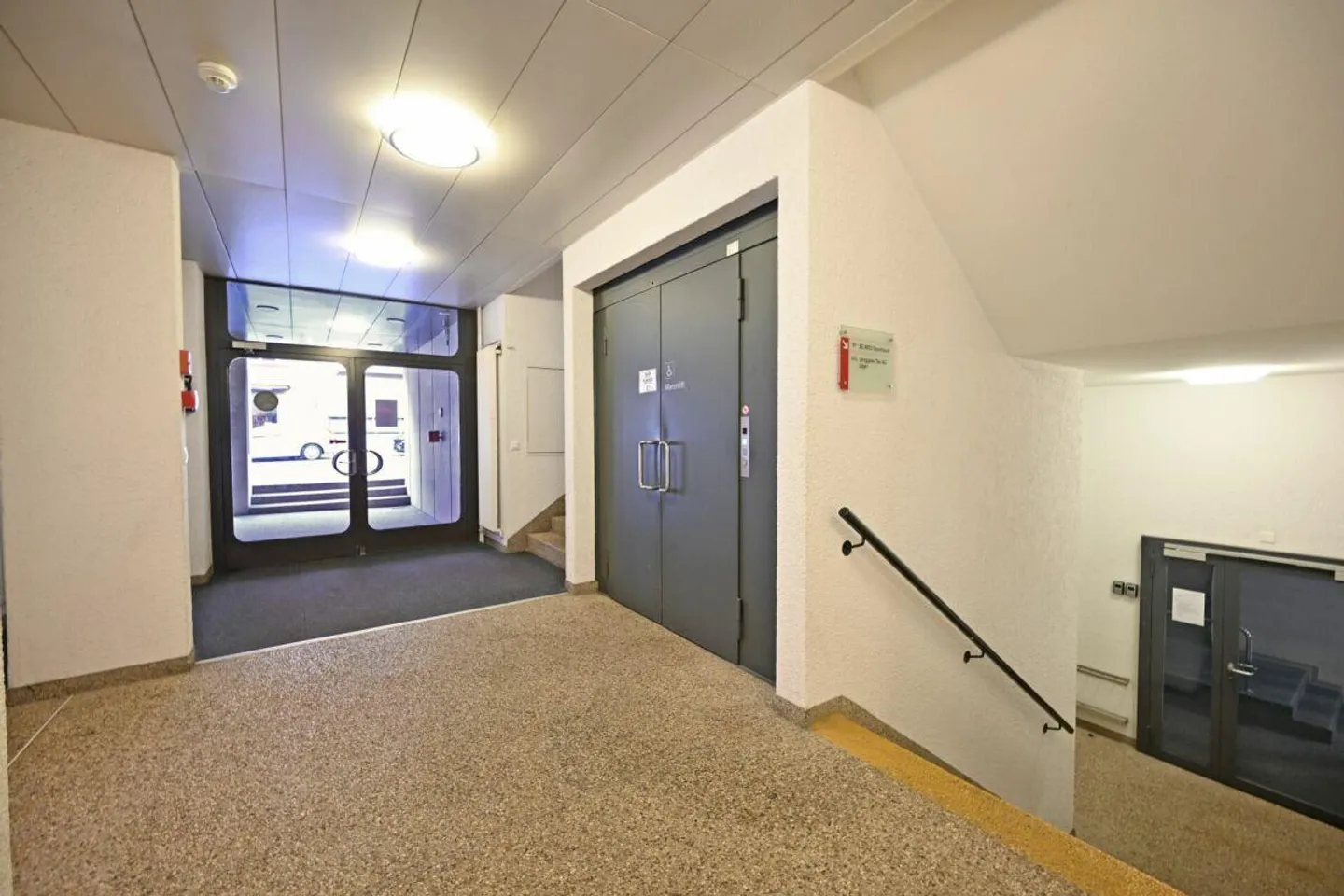 Your new location near Bern main station - Photo 11 of 15
