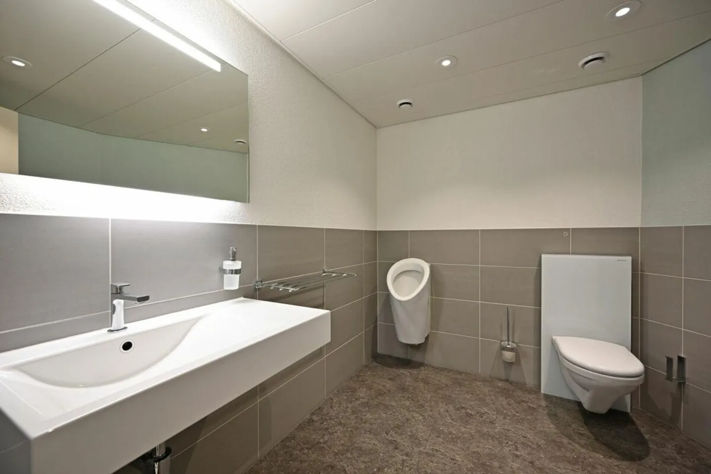 Your new location near Bern main station - Photo 7 of 15