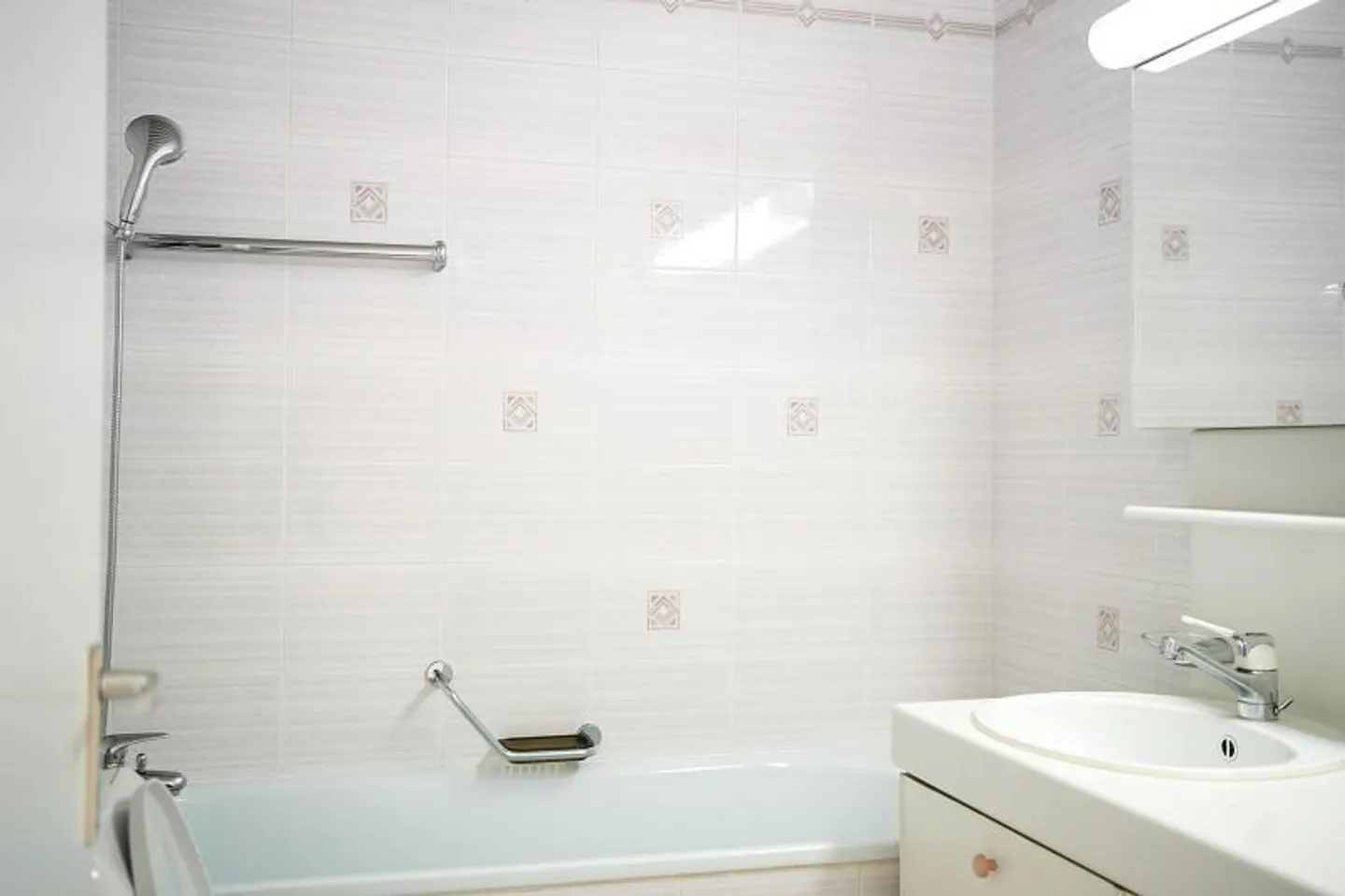 3 1/2-Zimmer-Wohnung an sehr ruhiger, sonniger Aussichtslage / appa... - Foto 9 von 18