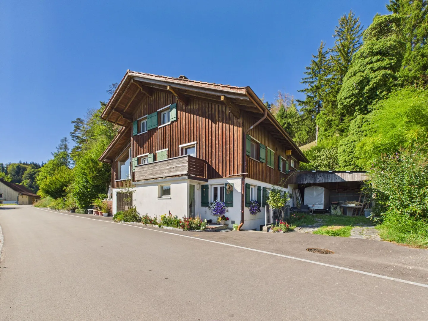 Geräumiges Einfamilienhaus mit Aussicht - Foto 2 von 7