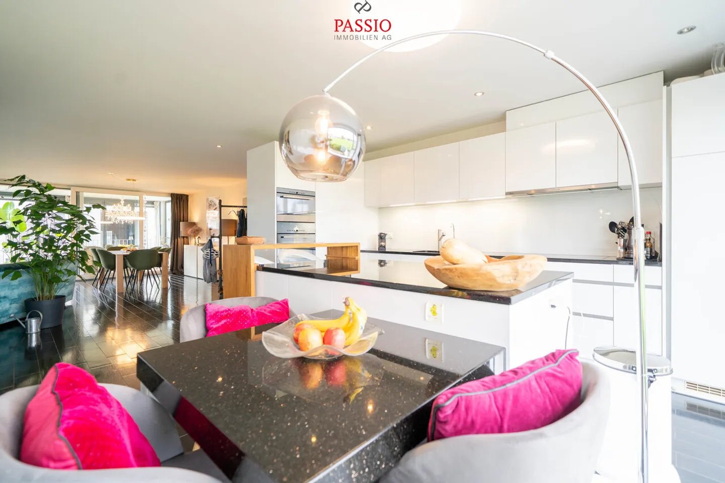 Appartement 5.5-(6.5) pièces avec jardin d'hiver et salle de loisirs supplémentaire - Photo 1 sur 28