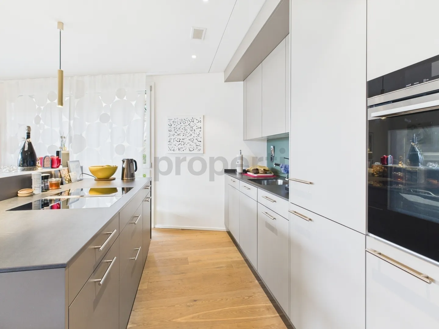 Wohnen mit Aussicht: Moderne 4.5-Zimmer-Oase über dem Vierwaldstättersee - Foto 2 von 13