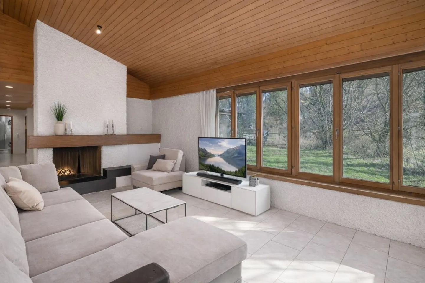 Casa unifamiliare unica con appartamento separato - Foto 6 di 14