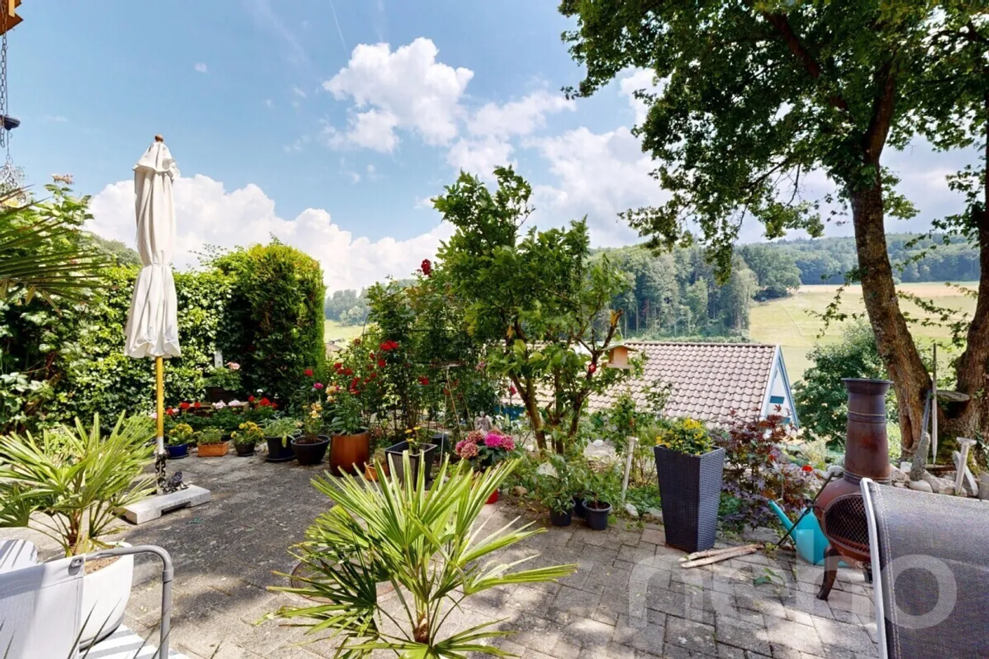 Multigenerational House with Unobstructed Views in a Quiet Location - Photo 10 of 13