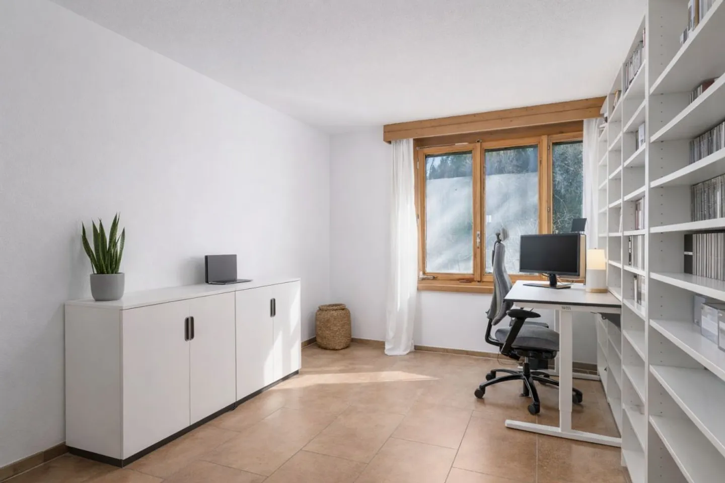 Casa unifamiliare unica con appartamento separato - Foto 7 di 14