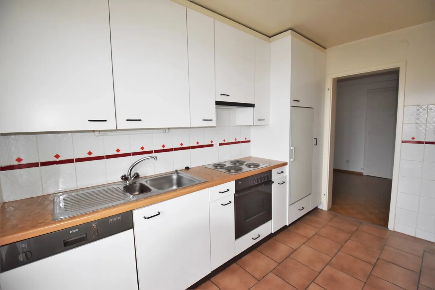 APPARTAMENTO DI 2.5 STANZE - CONTRATTO A TEMPO DETERMINATO FINO AL 31.01.2027 - Foto 3 di 7