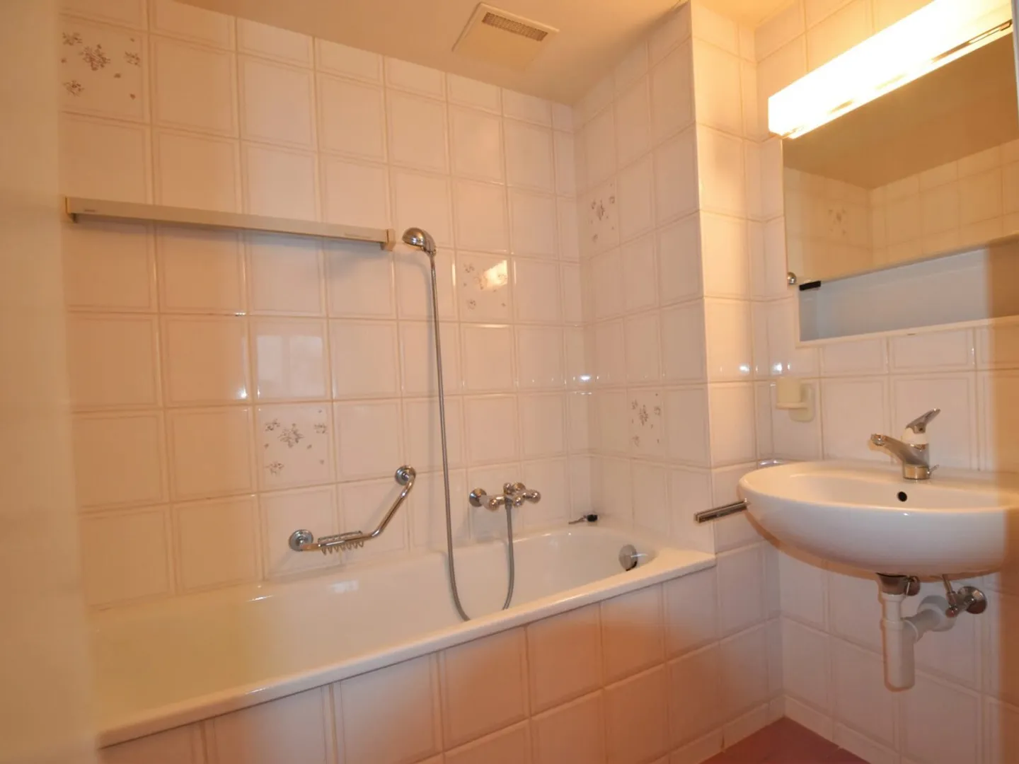 APPARTAMENTO DI 2.5 STANZE - CONTRATTO A TEMPO DETERMINATO FINO AL 31.01.2027 - Foto 5 di 7