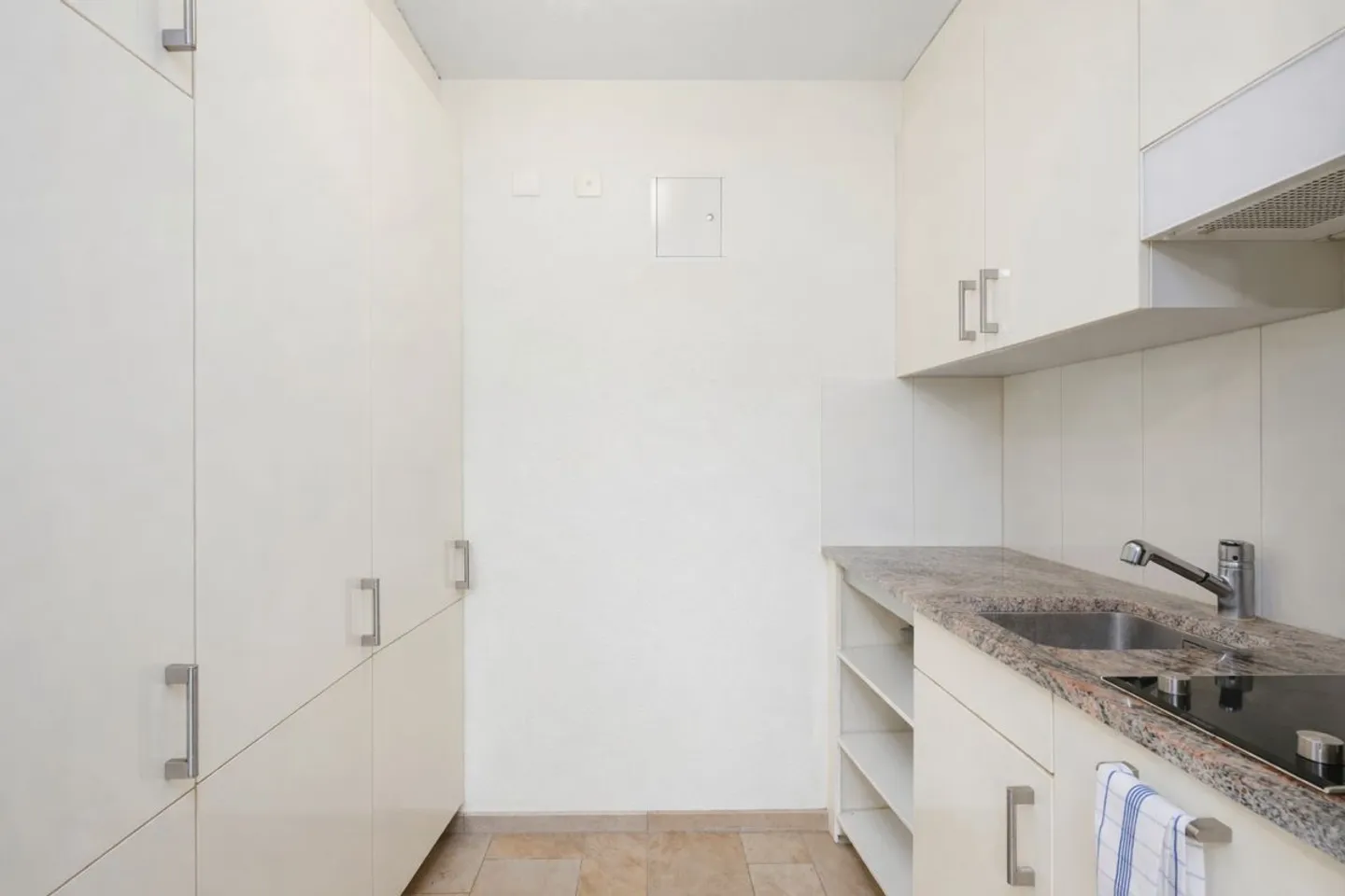 Casa unifamiliare unica con appartamento separato - Foto 5 di 14