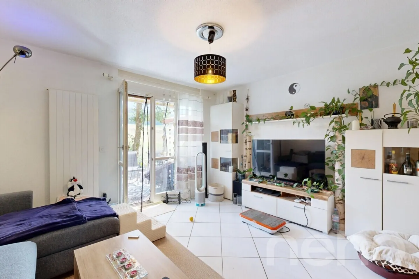 Multigenerational House with Unobstructed Views in a Quiet Location - Photo 7 of 13