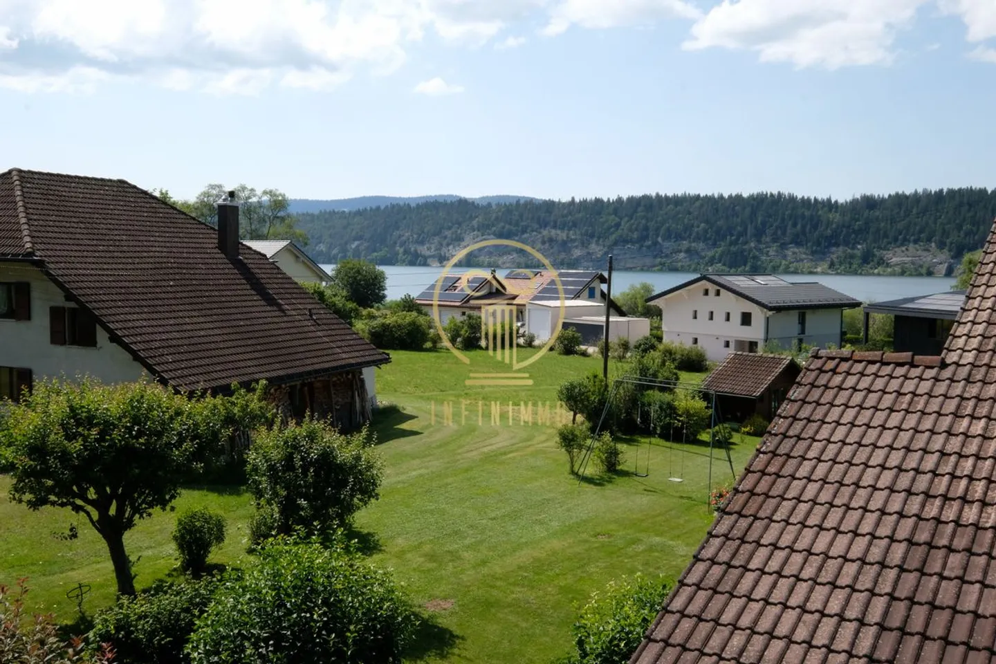Charmantes Haus mit Seeblick - Foto 1 von 13