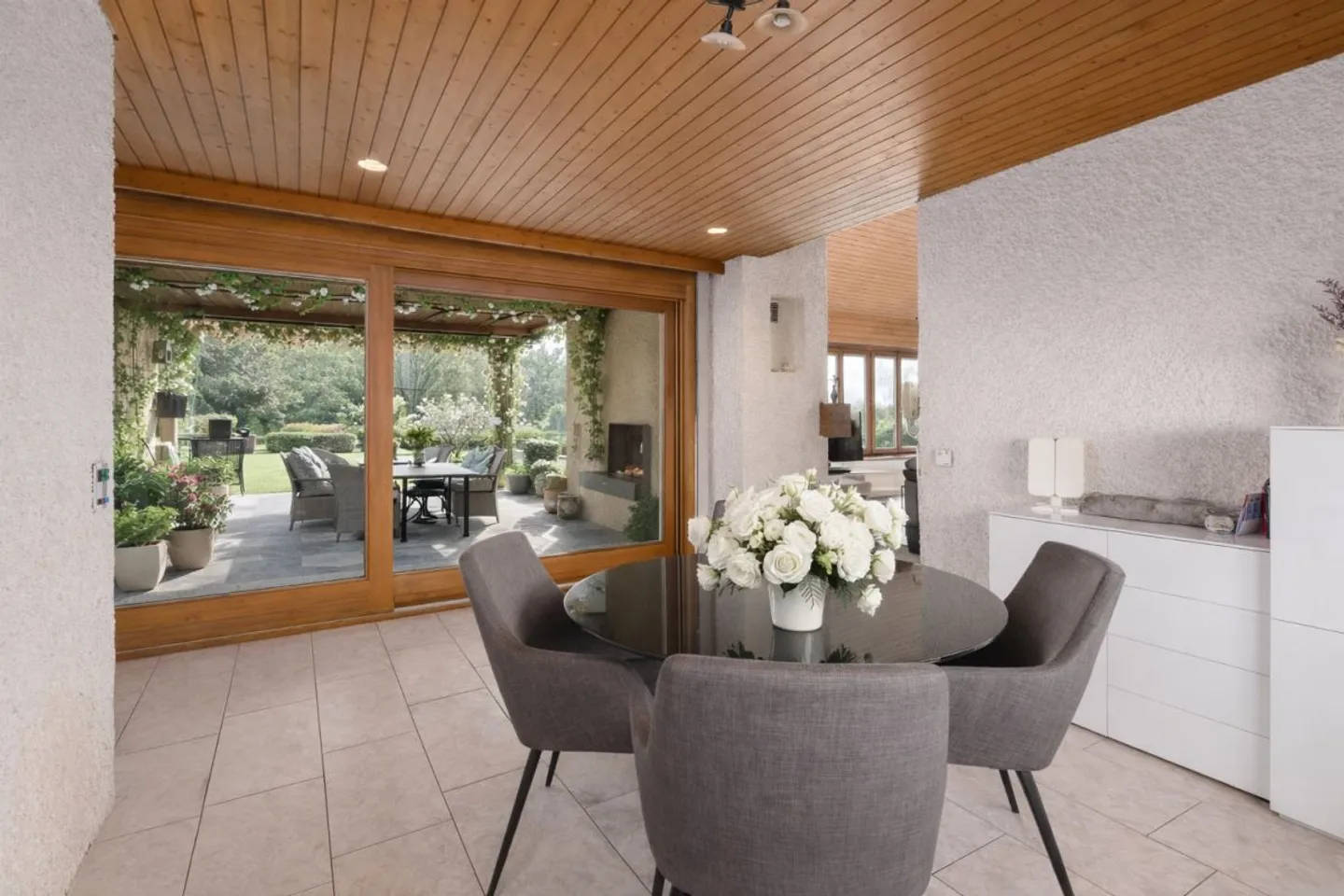 Casa unifamiliare unica con appartamento separato - Foto 12 di 14