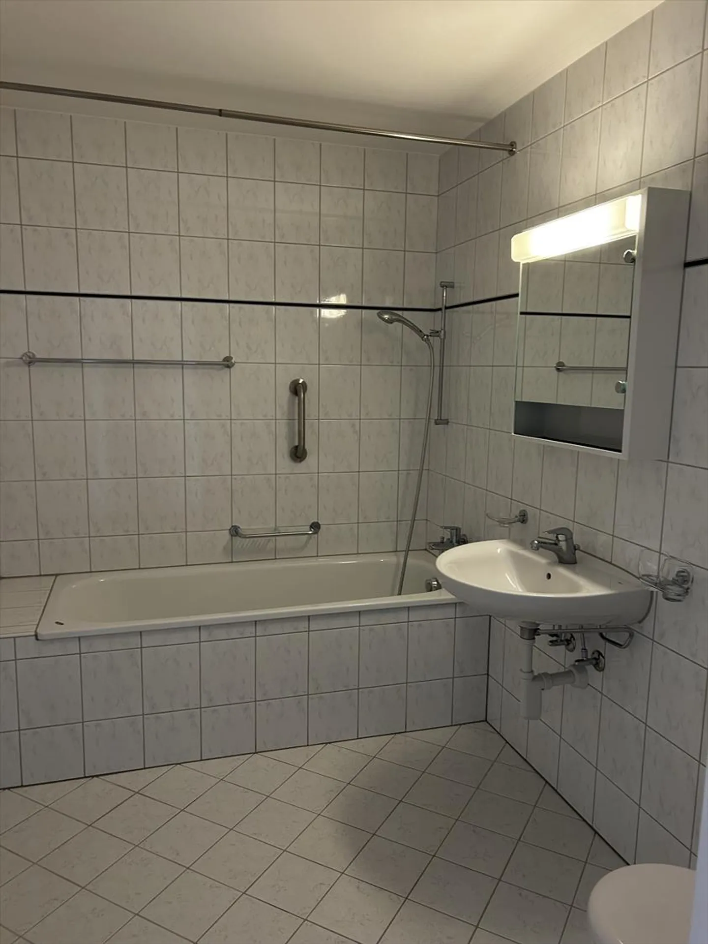Beautiful Attic Apartment with Character - Moving Voucher - Photo 5 of 12