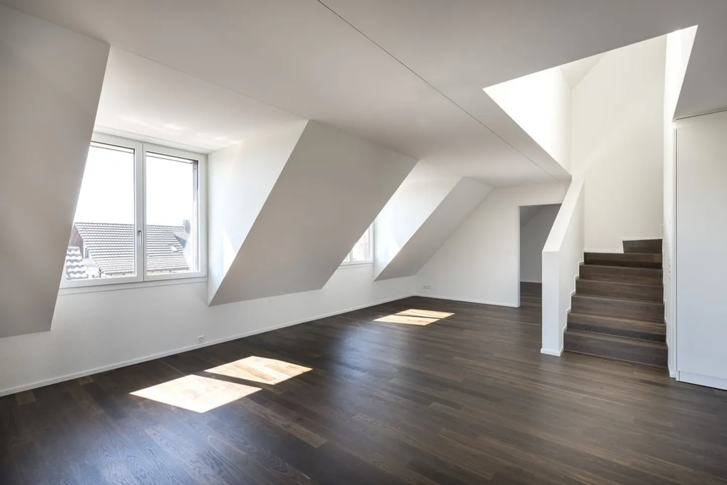 Traumhafte 5.5-Zimmer-Maisonettewohnung im Grünen zu vermieten - Foto 4 von 11