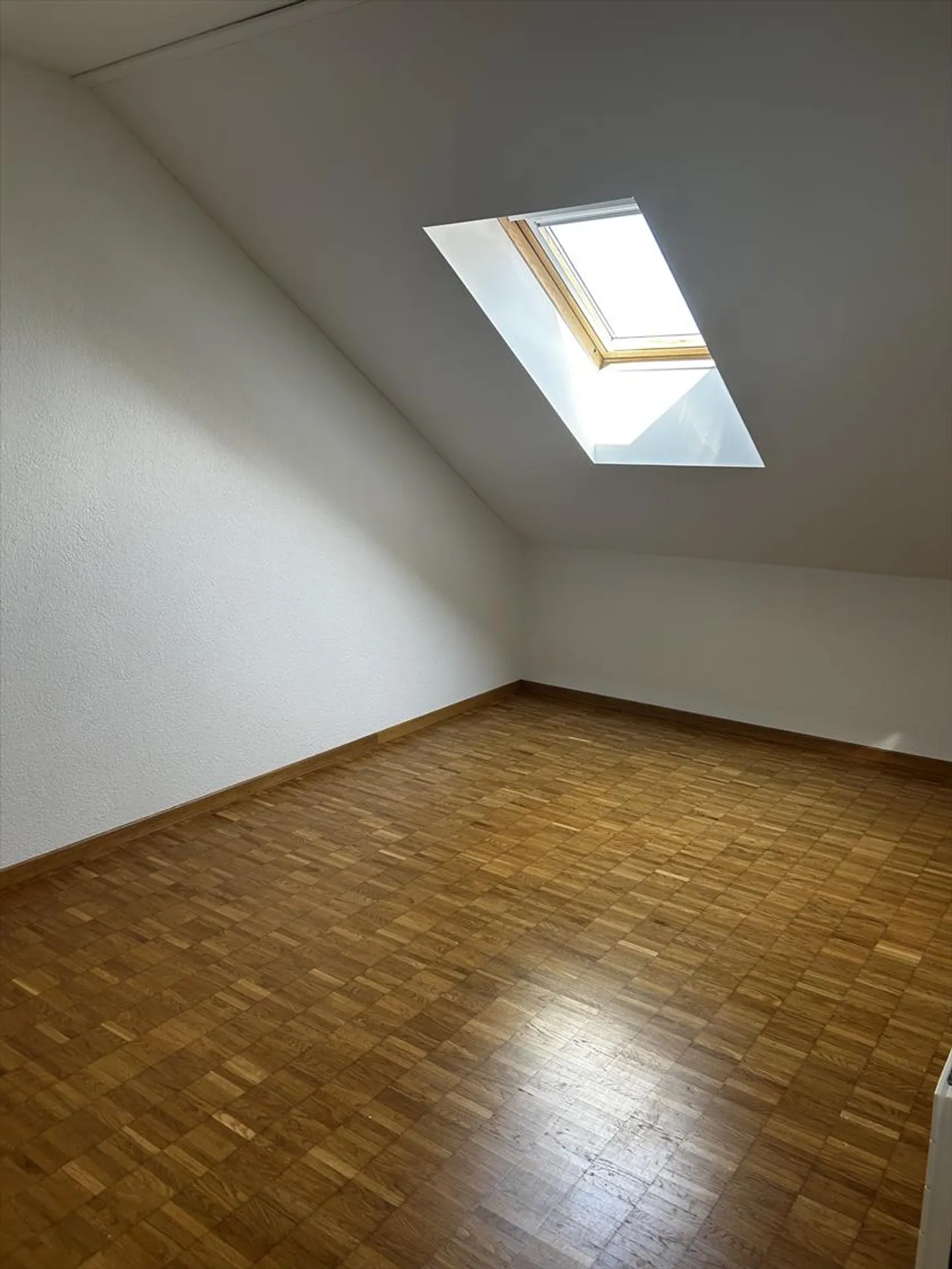 Beautiful Attic Apartment with Character - Moving Voucher - Photo 9 of 12