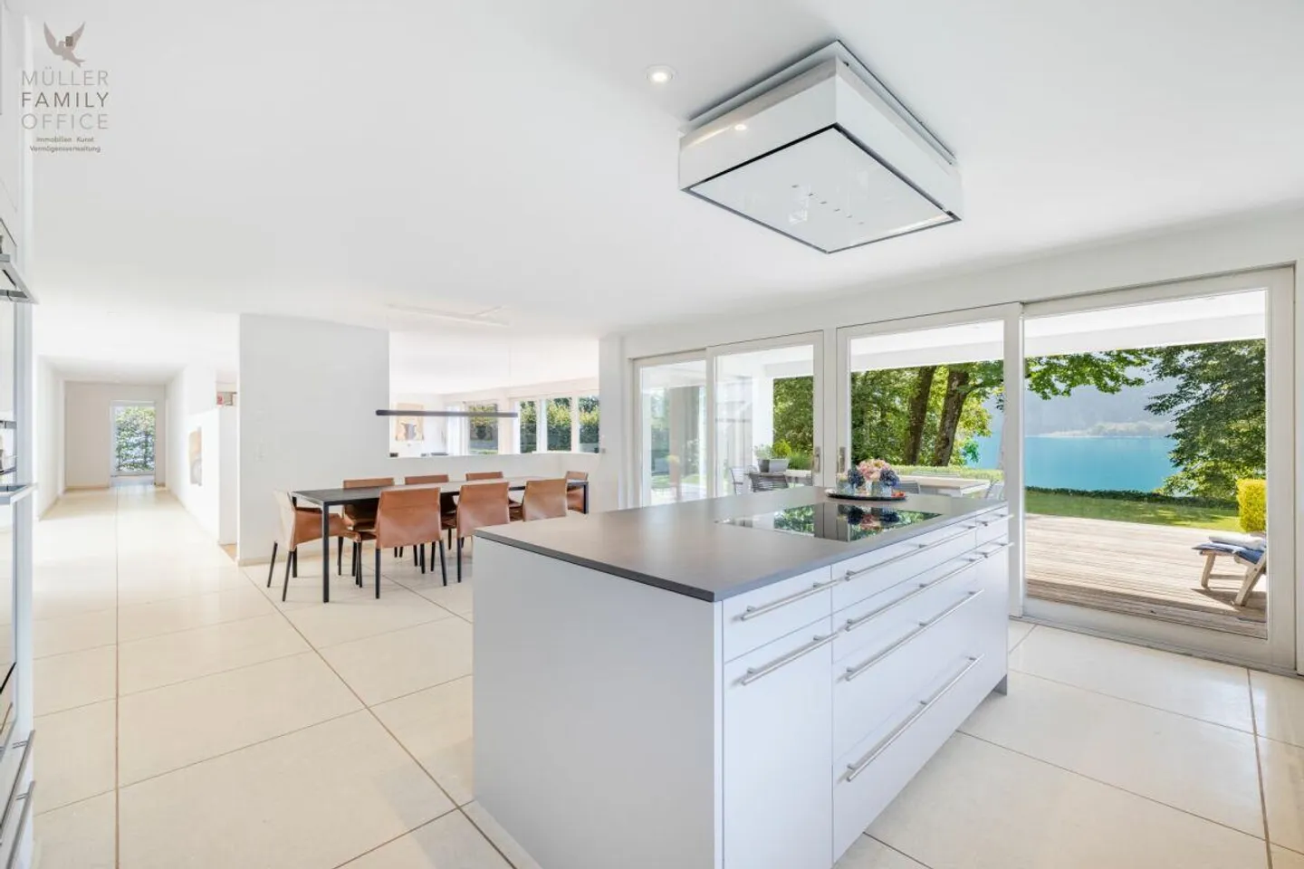 Licht, Luft, See: Exklusive Villa mit Seeanstoss und altem Baumbestand - Foto 10 von 14