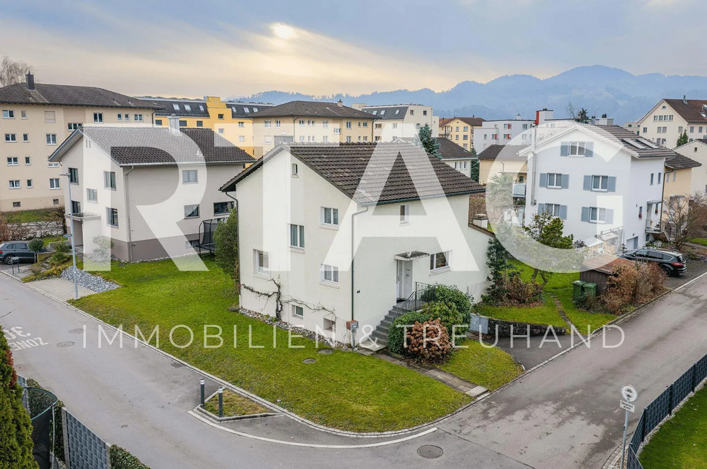 Maison individuelle - Photo 1 sur 11