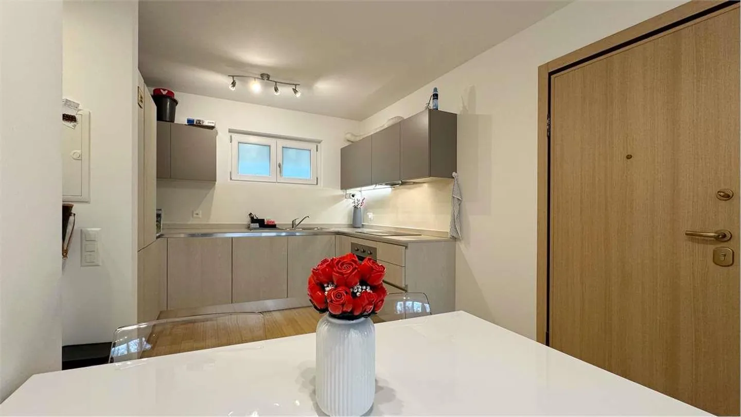 Appartamento in vendita da 2.5 locali con giardino privato - Foto 2 di 8