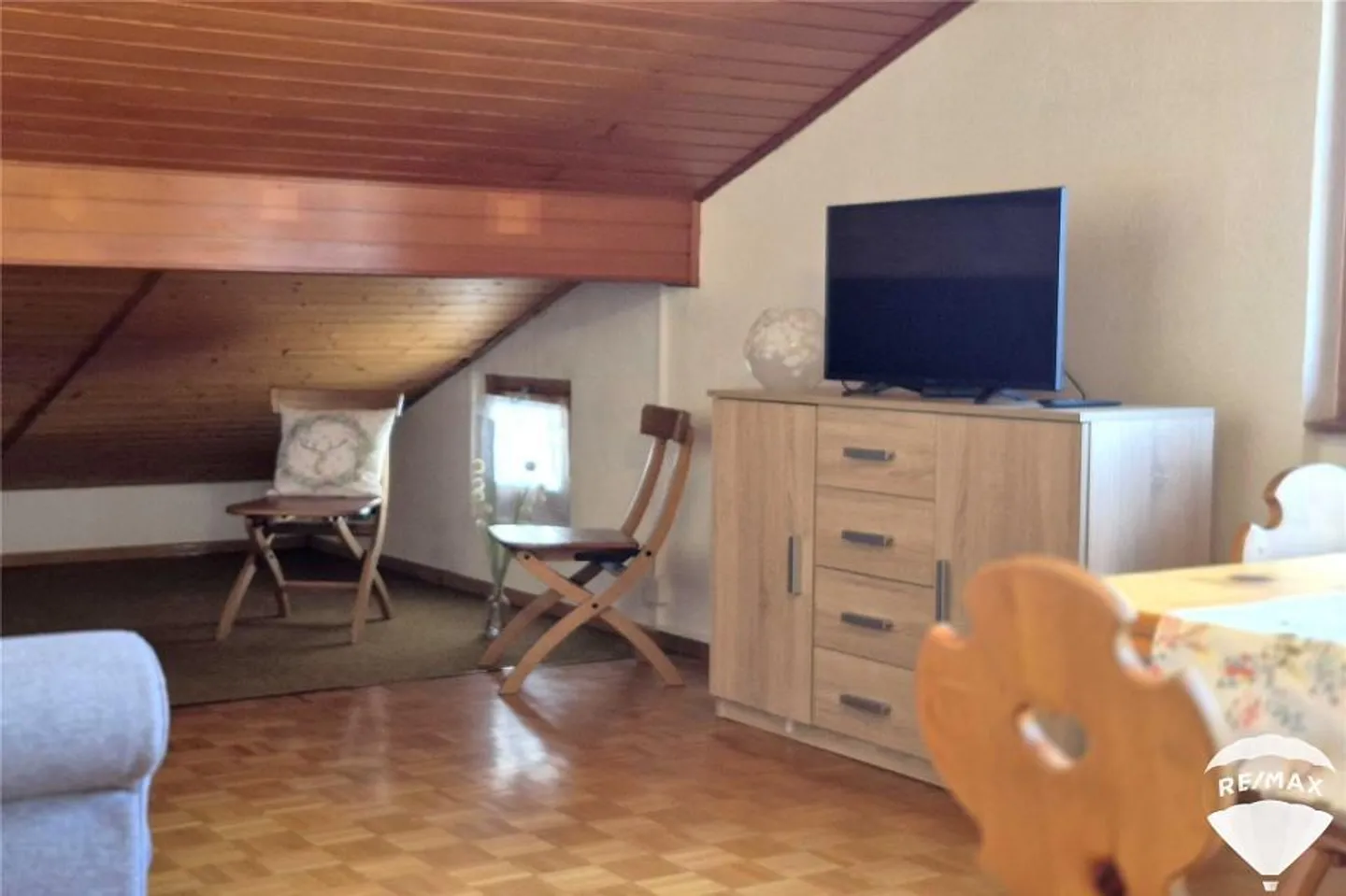 Grand Attic Studio - Photo 3 of 11