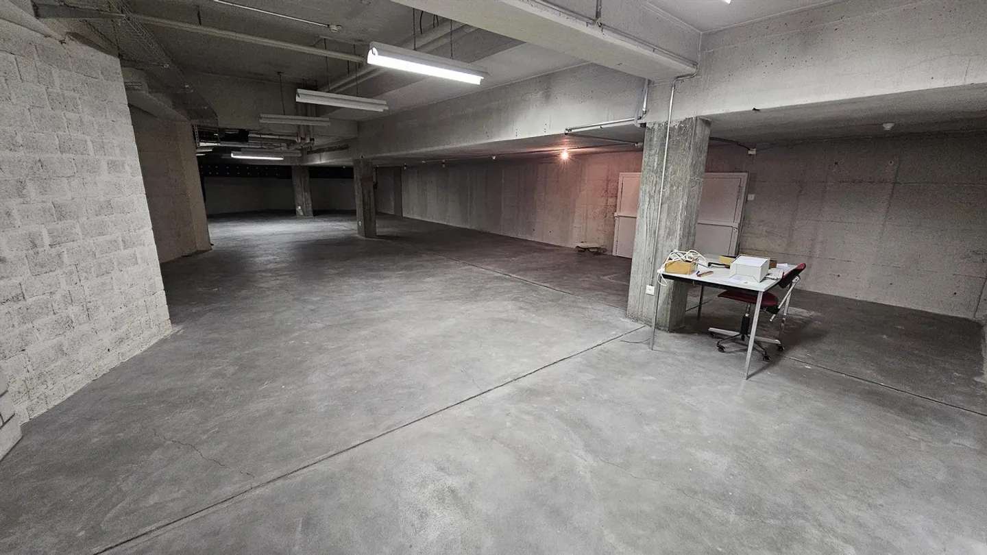 138m2 Lager im Lacuna - Foto 3 von 3